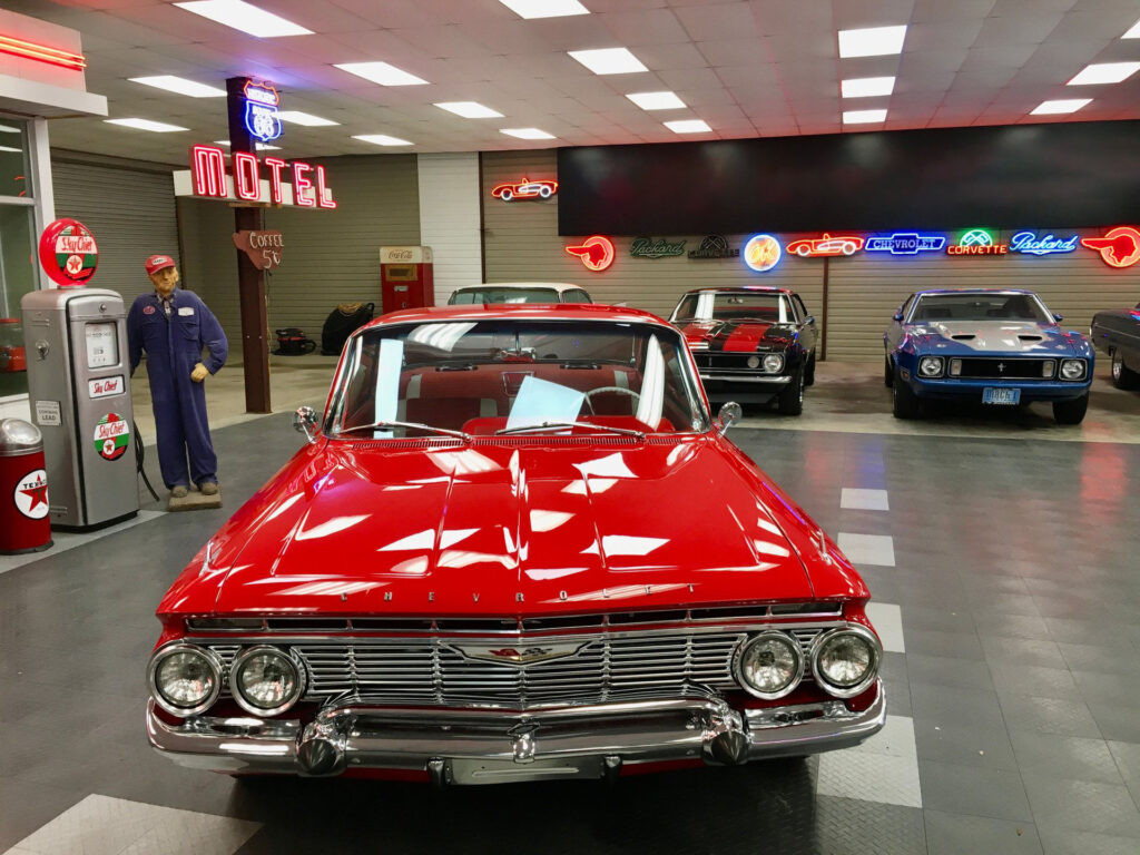 1961	Chevrolet	Impala